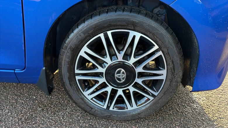 Toyota Aygo 1.0 VVT-i X-Clusiv 5dr x-shift Petrol Hatchback